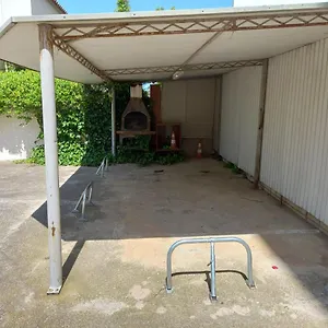 Monleon A 10 Minutos De La Playa 2 Parking Gratuito Villa